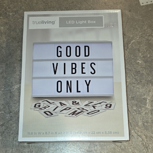 (J45) Trueliving LED Light Box - White - Picture 1 of 4